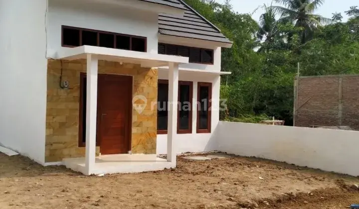 Rumah Baru Unfurnished SHM di Minggir, Sleman 4