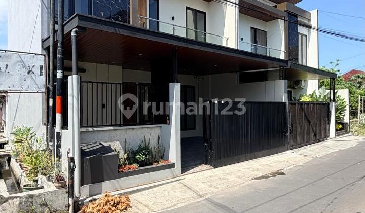 Luxury 2-Story House Ready to Live In Near Sidoarum Field, Sleman