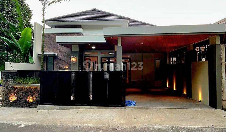 Rumah Mewah Desain Tropis Modern Dengan Tanah Yang Luas  1