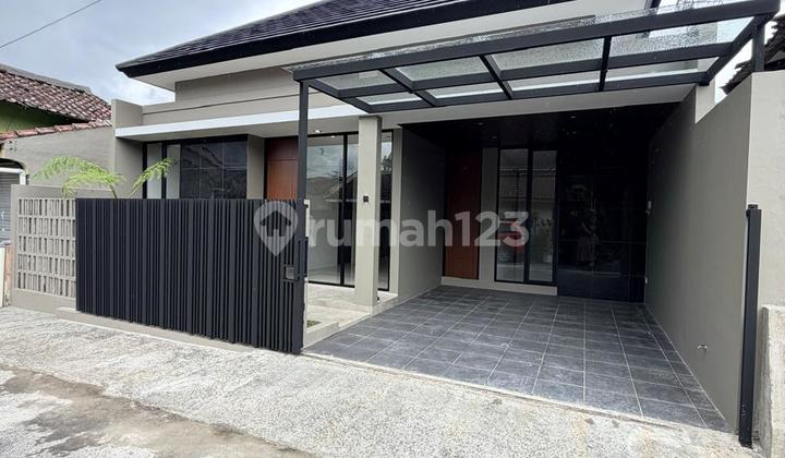 Rumah Modern Industrial Dalam Perumahan 2