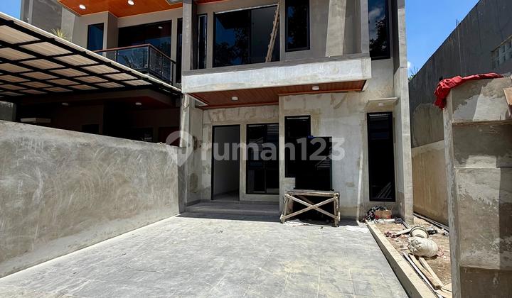 Rumah Mewah 2 Lantai di Jl Kaliurang Km13 1