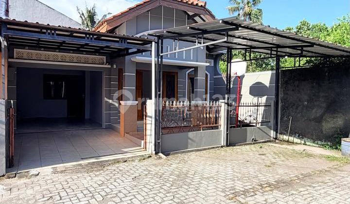 Wide House, Hook Position in Purwomartani Housing, Kalasan, Sleman