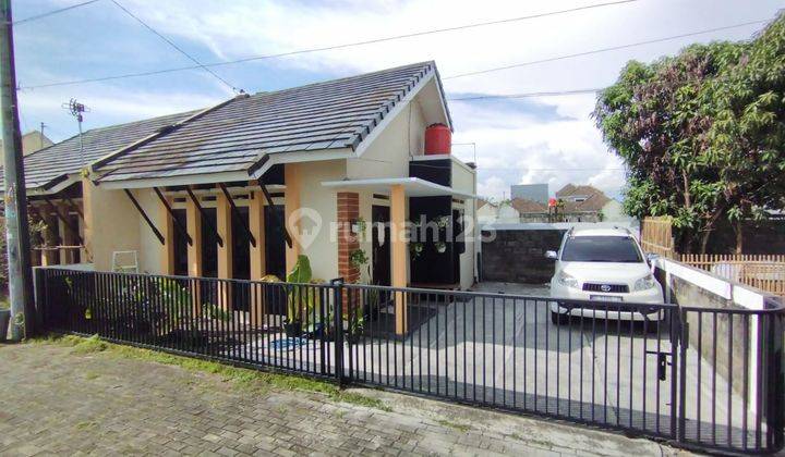 Rumah Cantik Fully Furnished Kekinian Dalam Perumahan 1