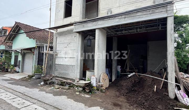 Kost 2 Lantai 16 Kamar di Daerah Ngaglik Sleman