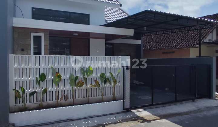 Rumah Cantik Minimalis Modern Lokasi Strategis Di Tirtoadi 