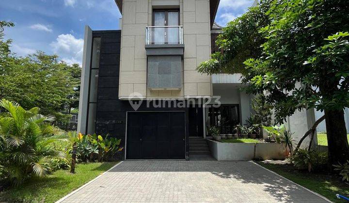 Rumah Mewah Tropis 2 Lantai Full Furnished Dalam Perumahan Elite 1