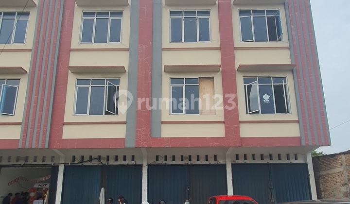 For Rent: 3-Story Shop House on Kalimalang Inspection Road, South Tambun, Bekasi. 1