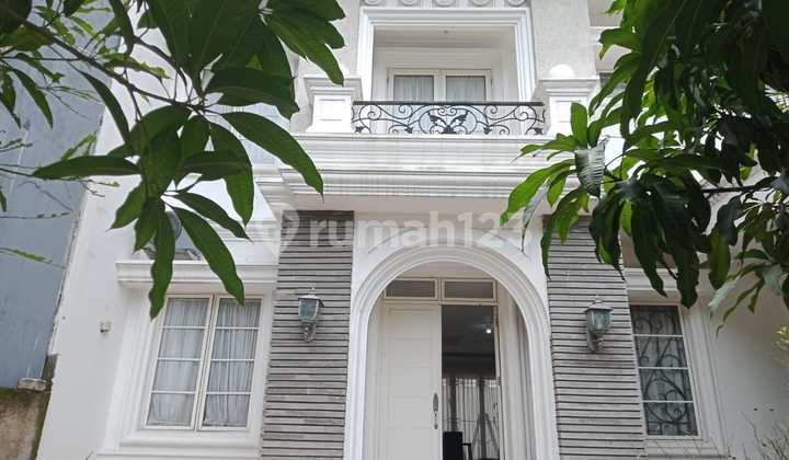 For Sale Greenwood Cluster House Lippo Cikarang - Semi Furnished Close to Various Facilities For Sale Greenwood Cluster House Lippo Cikarang - Semi Furnished Close to Various Facilities