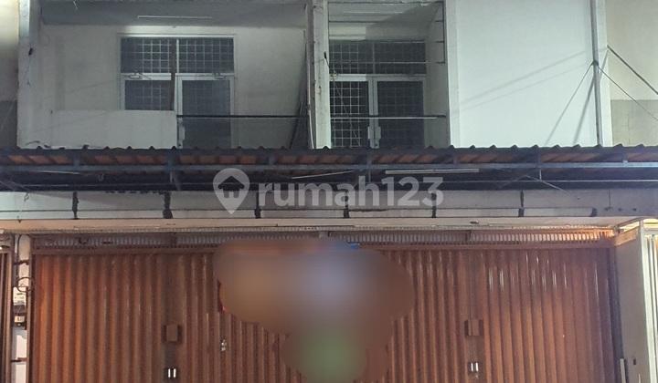 Disewakan Ruko 2 Unit Gandeng di Perum Mutiara Gading Timur Bekasi - Ramai,Hadap Jalan Utama,Cocok untuk Usaha atau Kantor