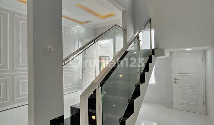 For sale, Pondok Bambu house on Jl. Narada.