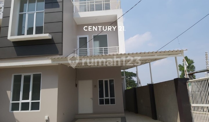 For Sale Ready-to-Live-In House in Pajak Complex, South Tangerang