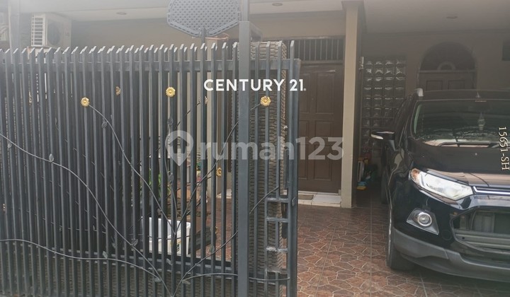 Ready-to-Live House for Sale in Bumi Bintaro Permai