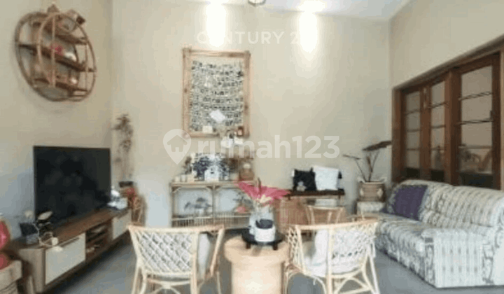 Dijual Rumah Dengan Tanah Luas Strategis Nyaman Di Bintaro 2