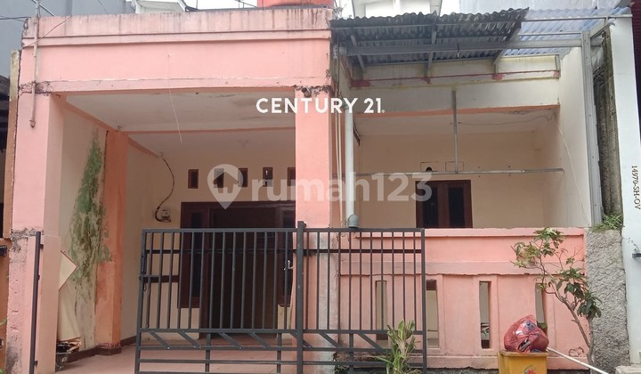 FOR SALE CHEAP HOUSE in Strategic Location in Tangerang