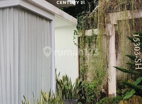 Dijual Rumah 3 Lantai  Cantik Modern Siap Huni Dalam Cluster  2