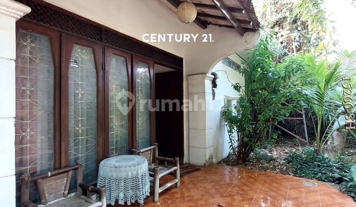 For Sale: House and Small Shop Suitable for Business in Bintaro