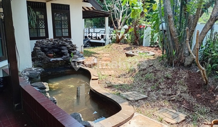 Rumah Luas Semi Furnish Disewakan Di Lokasi Strategis Di Sektor 5