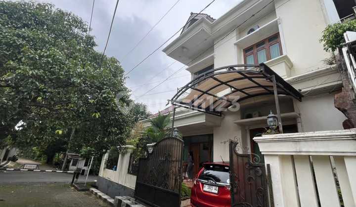 Luxury House in Bukit Sari Near Undip Campus Semarang 2