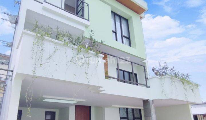 Turun Harga Rumah Minimalis Brand New Mezzanine Kebon Jeruk 1