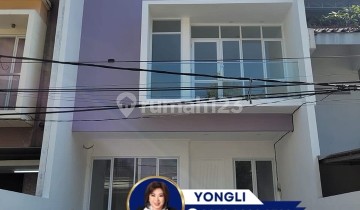 Rumah Modern 3,5 Lantai Di Kelapa Gading Siap Huni