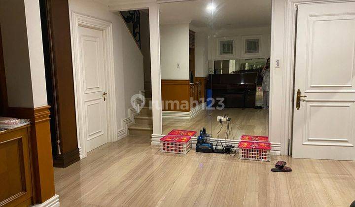 JANUR KUNING RESIDENCE KELAPA GADING 3 LANTAI LUAS 310 JALAN 2 MOBIL 2