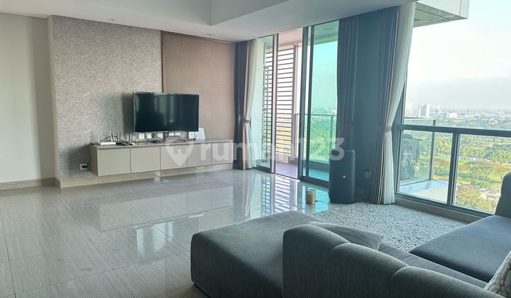 Fairview House Apartment Lippo Karawaci with Golf Course View