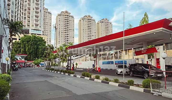 Active Pertamina Gas Station on Jl Pangeran Jayakarta Mangga Dua