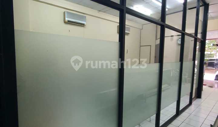 4-Story Ready-to-Occupy Shop House in Pecenongan Dalam Complex 2