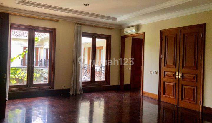 House In Strategic Location Widya Chandra Area Near Scbd 2