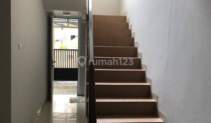 Rumah 2 Lantai Siap Huni Rapi Bersih Di Jl. Kimia Menteng, Jakpus 2