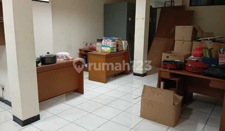 Four-Story Shop House in Samanhudi, Central Jakarta 2