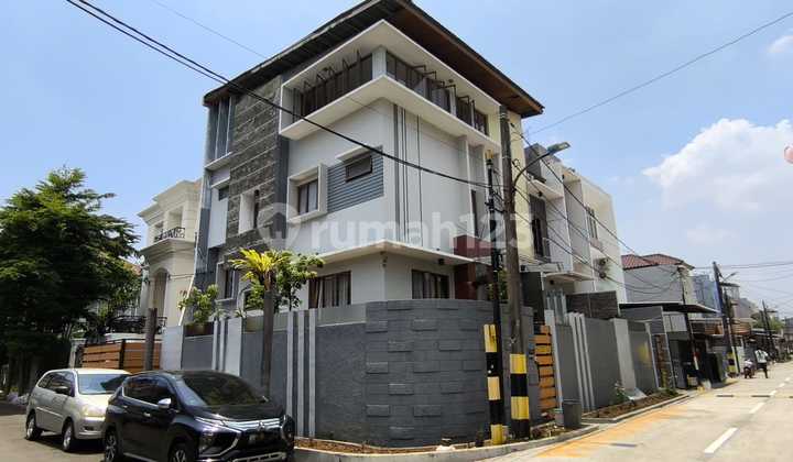 2 Ready-to-Occupy Hook Houses in Janur Kuning, 3-Car Road 2