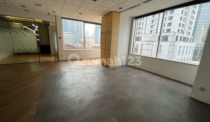 New Unit on 8th Floor of Sudirman Tower, Area 300, Suitable for Office Use
