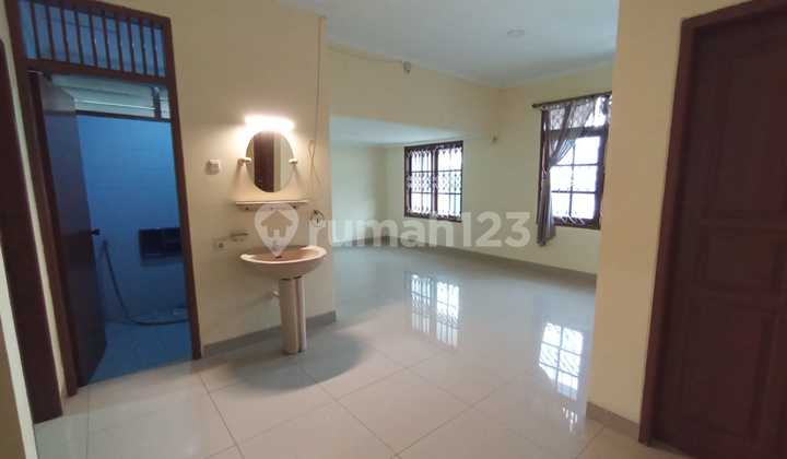 Neat, Ready-to-Occupy House in Janur Elok, Kelapa Gading Neat, Ready-to-Occupy House in Janur Elok, Kelapa Gading