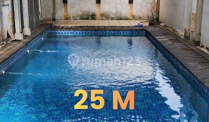 Rumah di Villa Gading Indah With Swimming Pool