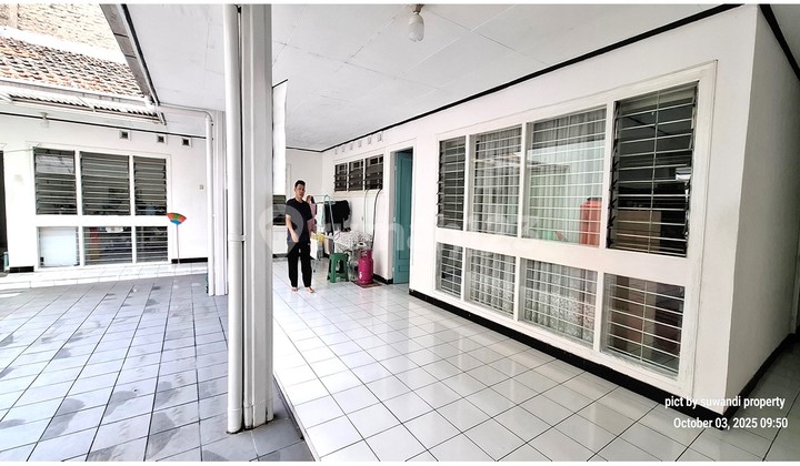 dijual rumah lama terpelihara burangrang kota bandung, lokasi strategis pinggir jalan kotak lebar muka 16 panjang 27 cocok dibangun ruko, kantor, klinik, bank dll jarang ada  2