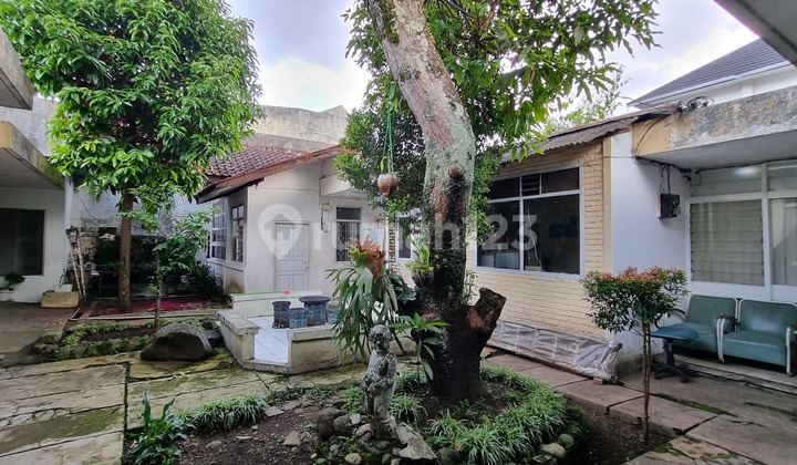 old house for sale on jl kalimantan bdg strategic location suitable for cafe restaurant, hotel, office 2