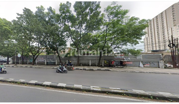 Dijual Tanah 2.452M Pinggir Jalan Raya Sudirman Kota Bandung, Kotak Lebar 37 Meter Hadap Selatan Lokasi Strategis Dekat Sudirman Suits