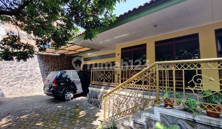 dijual rumah nyaman asri di sukahaji raya gegerkalong hilir pinggir jalan raya kotak hadap timur lebar 30 meter cocok utk usaha, kantor, cafe, resto, klinik lokasi strategis 2