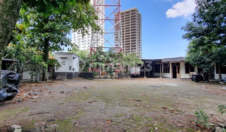 Dijual Tanah Bonus Bangunan Ex Percetakan Sekelimus Barat Tanah Kotak Datar Lebar 50 Meter Lokasi Strategis Tengah Kota Cocok Utk Workshop, Gudang, Sekolah, Pesantren Dijual Tanah Bonus Bangunan Ex Percetakan Sekelimus Barat Tanah Kotak Datar Lebar 50 Meter Lokasi Strategis Tengah Kota Cocok Utk Workshop, Gudang, Sekolah, Pesantren