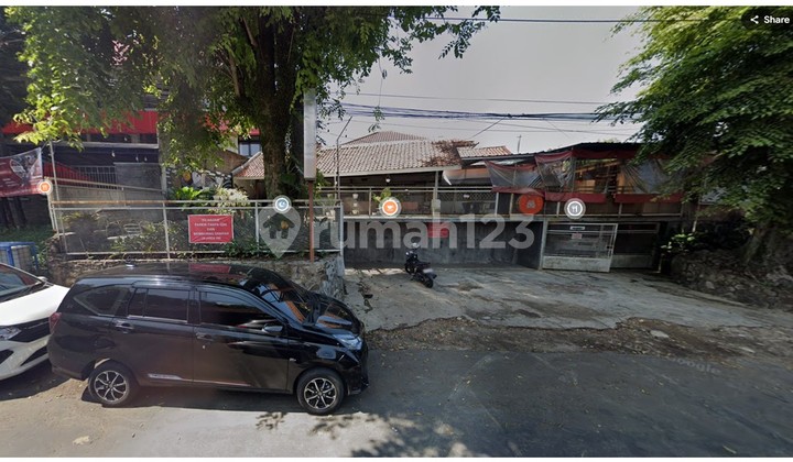 For sale: former business premises house on Jl. Sukawarna Pasteur, strategic location on the main road, near BTC, roadside suitable for cafe, restaurant, clinic, office businesses. 2