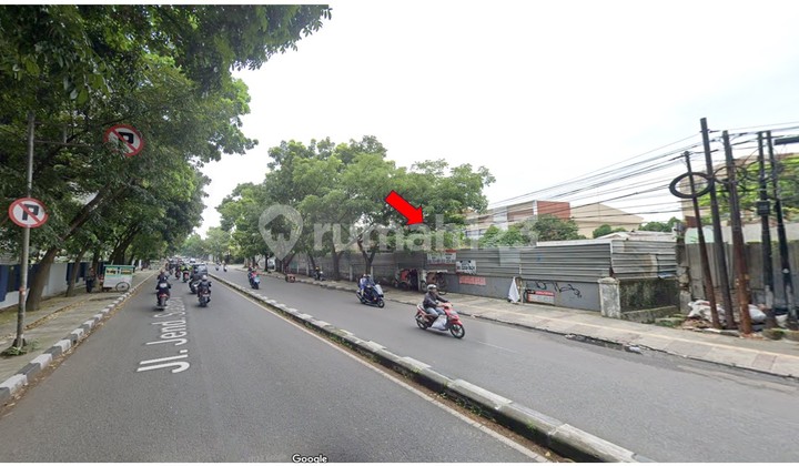 Dijual Tanah 2.452M Pinggir Jalan Raya Sudirman Kota Bandung, Kotak Lebar 37 Meter Hadap Selatan Lokasi Strategis Dekat Sudirman Suits