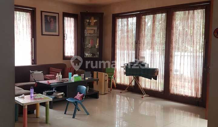 Dijual Rumah 2 Lantai Taman Kota, Bekasi