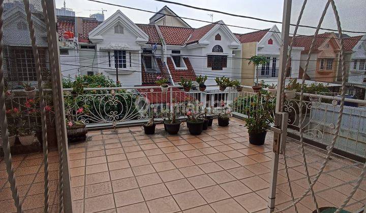 Dijual Rumah Kemang Pratama Bekasi 2