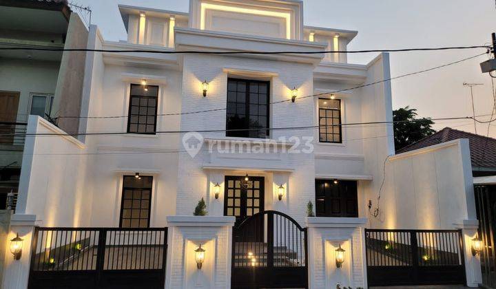 Di Jual Rumah Model Colonial Kertajaya indah  1