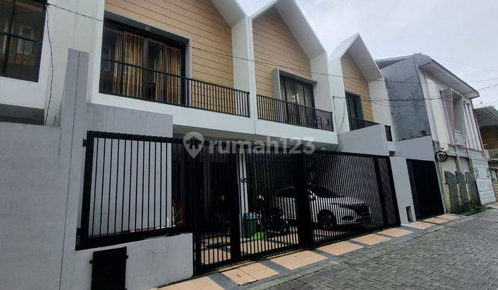 Di Jual Rumah kos, Kondisi Full penghuni  1