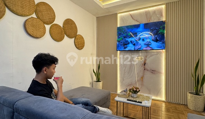 Rumah Nuansa Villa Tropis Modern di Jogja Serasa Liburan Setiap Hari