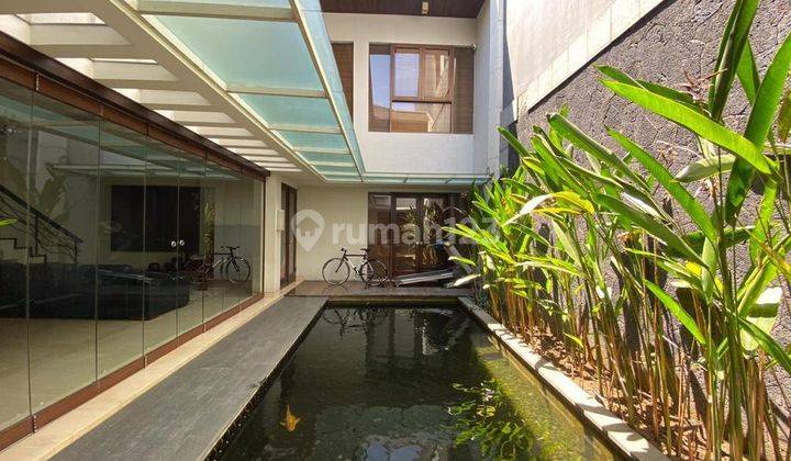 Jual Rumah 2 Lantai di Singgasana Pradana Bandung 2