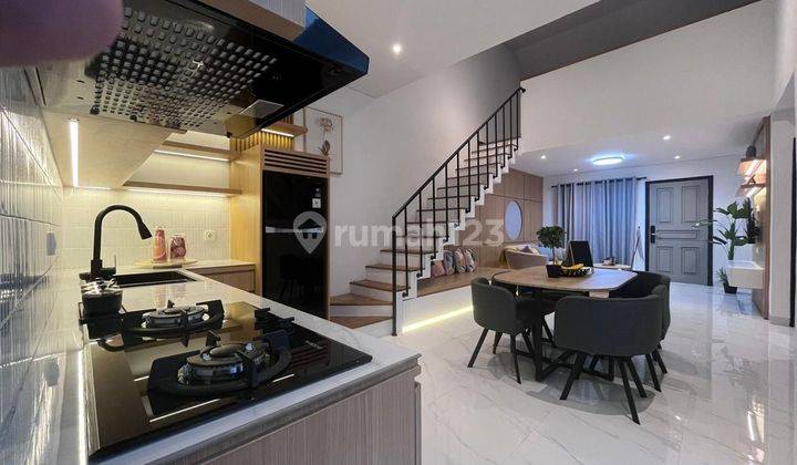 Rumah designer 1,5 lantai di Wangsakerta KBP 2