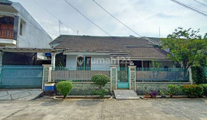 Dijual rumah luas di perumahan Pekayon Bekasi Selatan  1